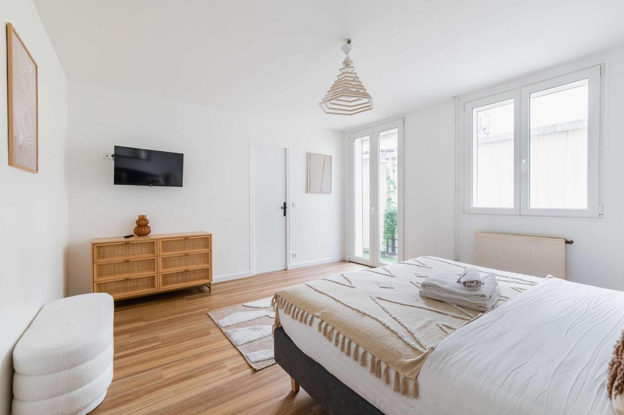 Villa Romainville Paris Pour 8 Personnes - Flat-Guest Экстерьер фото